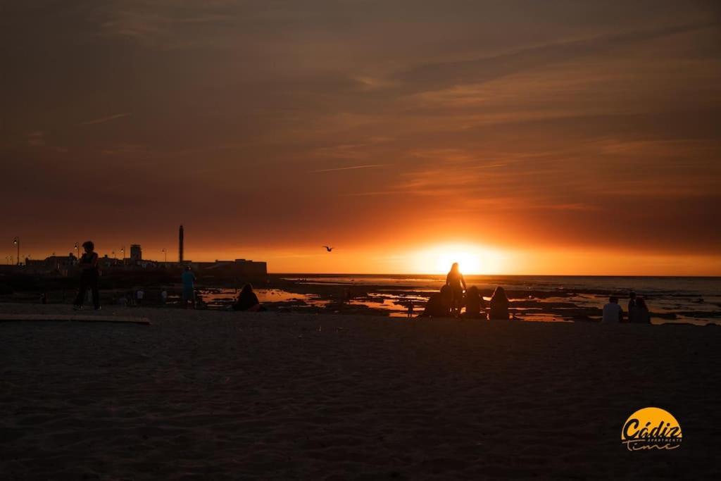 Red Home By Cadiz Time Ngoại thất bức ảnh
